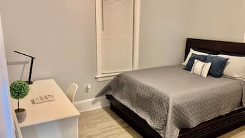 4 bedrooms, travel crib, bed sheets