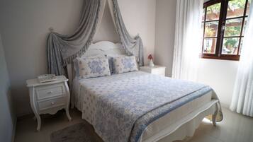 Quarto casal ou duplo conforto | Roupas de cama premium, camas com colchões pillow-top