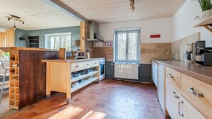 Kaffetrakter/tekoker, kjøleskap, mikrobølgeovn og ovn