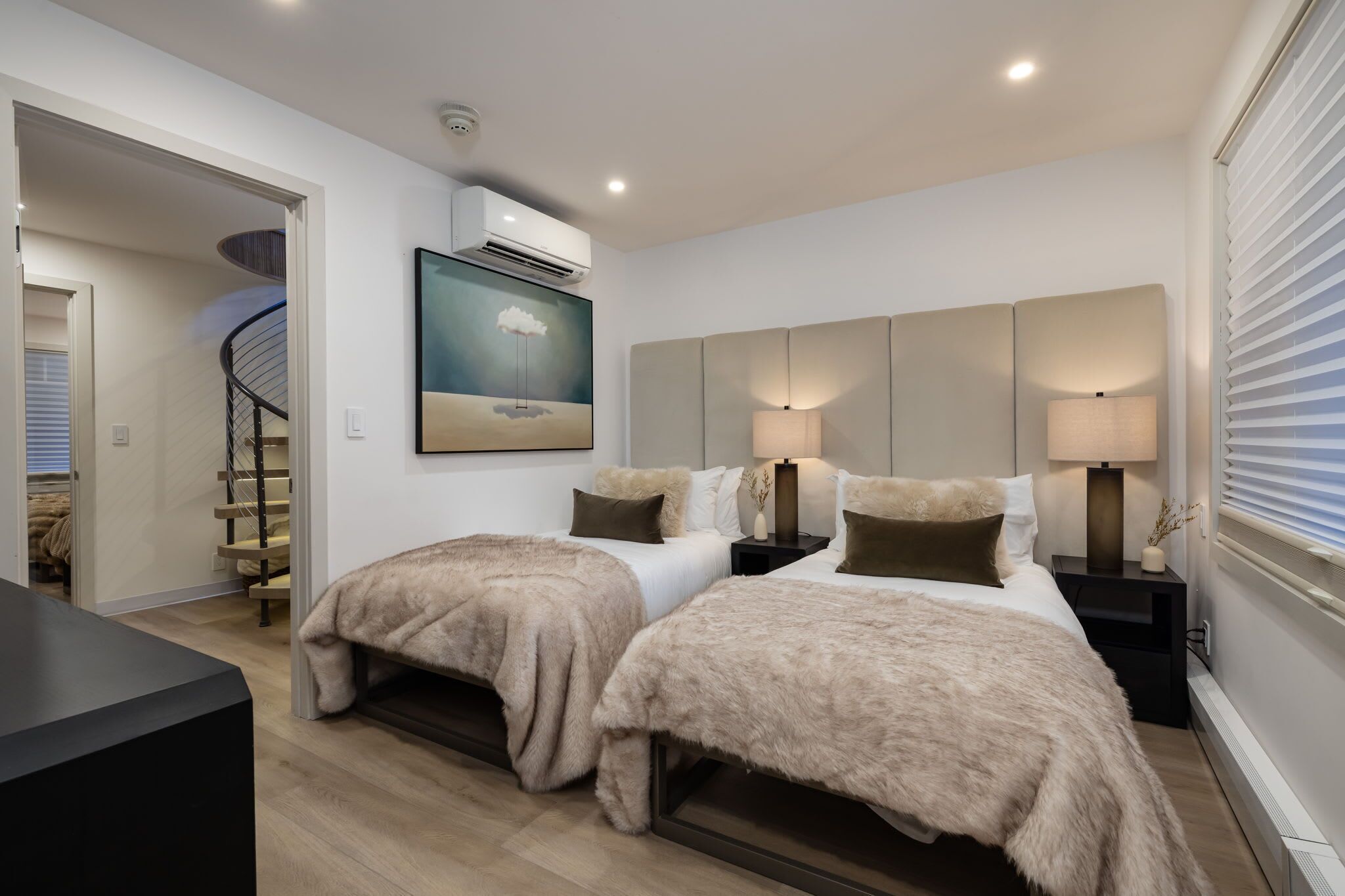 3 bedrooms, in-room safe, desk, iron/ironing board