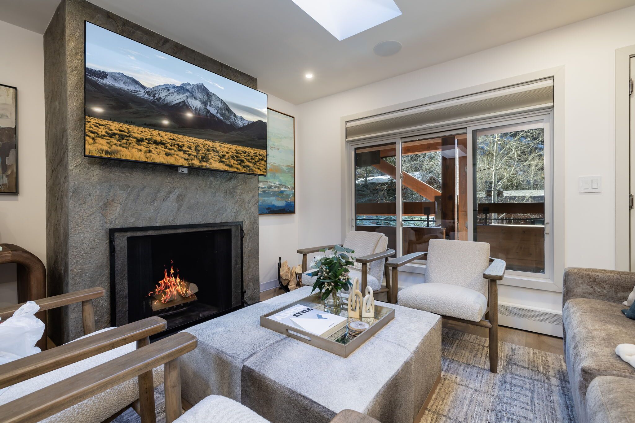 Smart TV, fireplace, stereo, offices