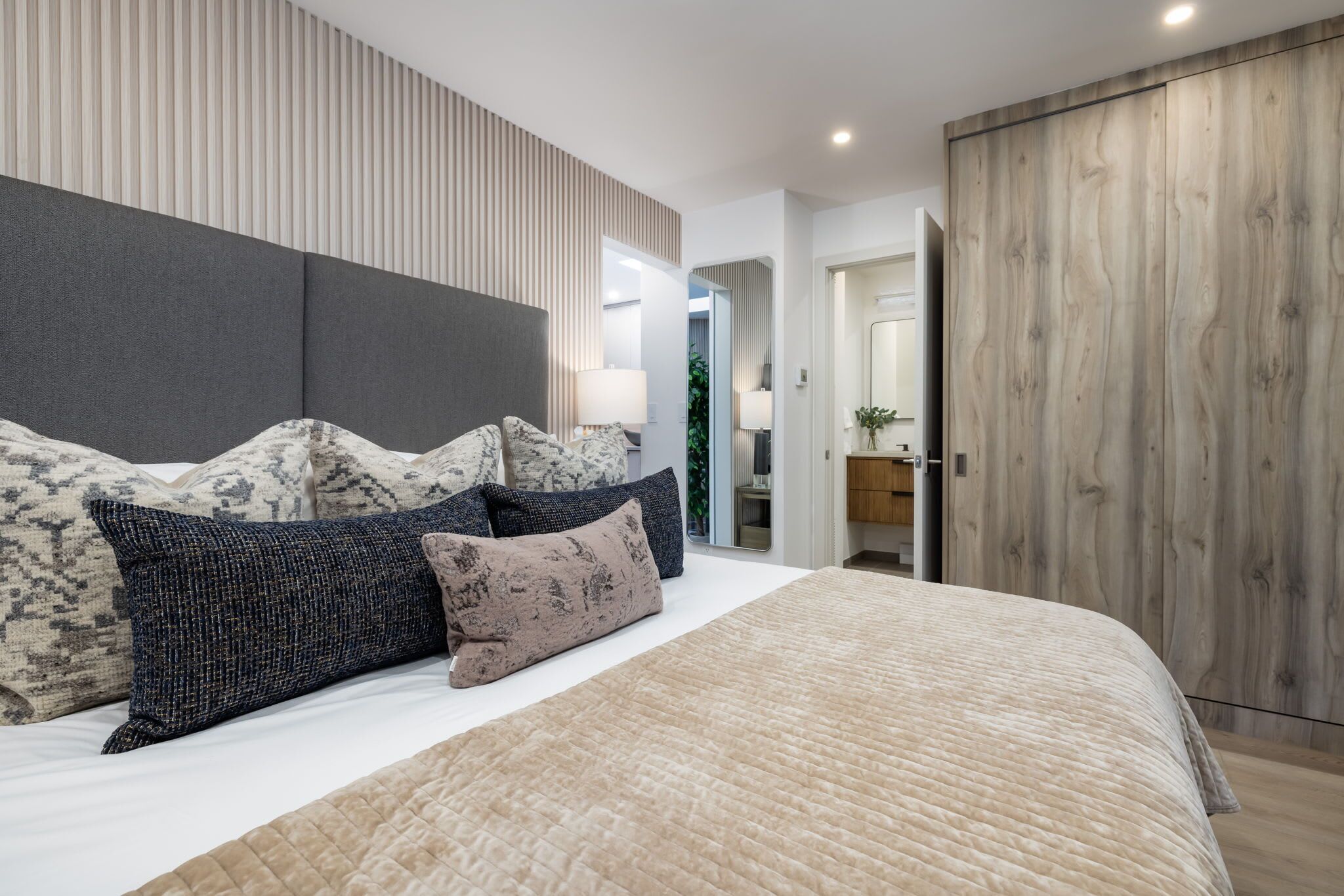 3 soverom, safe på rommet, skrivebord og strykejern/-brett