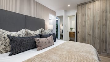 3 soverom, safe på rommet, skrivebord og strykejern/-brett