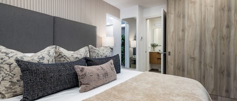 3 Schlafzimmer, Zimmersafe, Schreibtisch, Bügeleisen/Bügelbrett