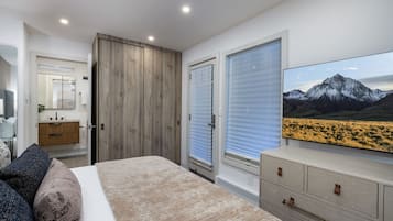 3 habitaciones, escritorio, tabla de planchar con plancha y wifi gratis