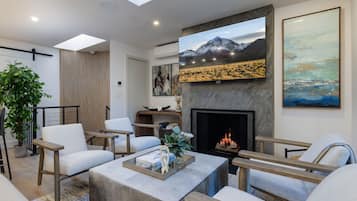 Smart TV, fireplace, stereo, offices