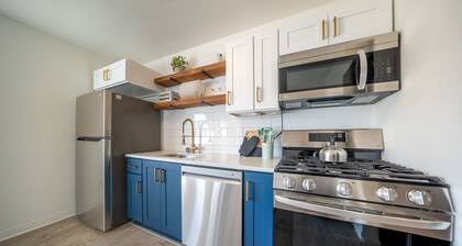 Dog-Friendly Retreat Near Wineries/Spire/GOTL
