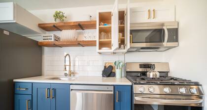 Dog-Friendly Retreat Near Wineries/Spire/GOTL