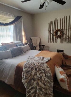 3 bedrooms, iron/ironing board, WiFi, bed sheets