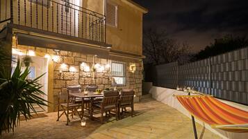 House | Terrace/patio