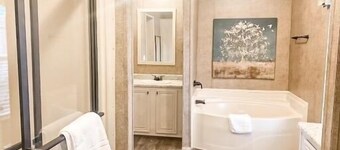 Beautiful Waterfront 3 Bed/2 bath Hideaway. GREAT FLAT YARD!