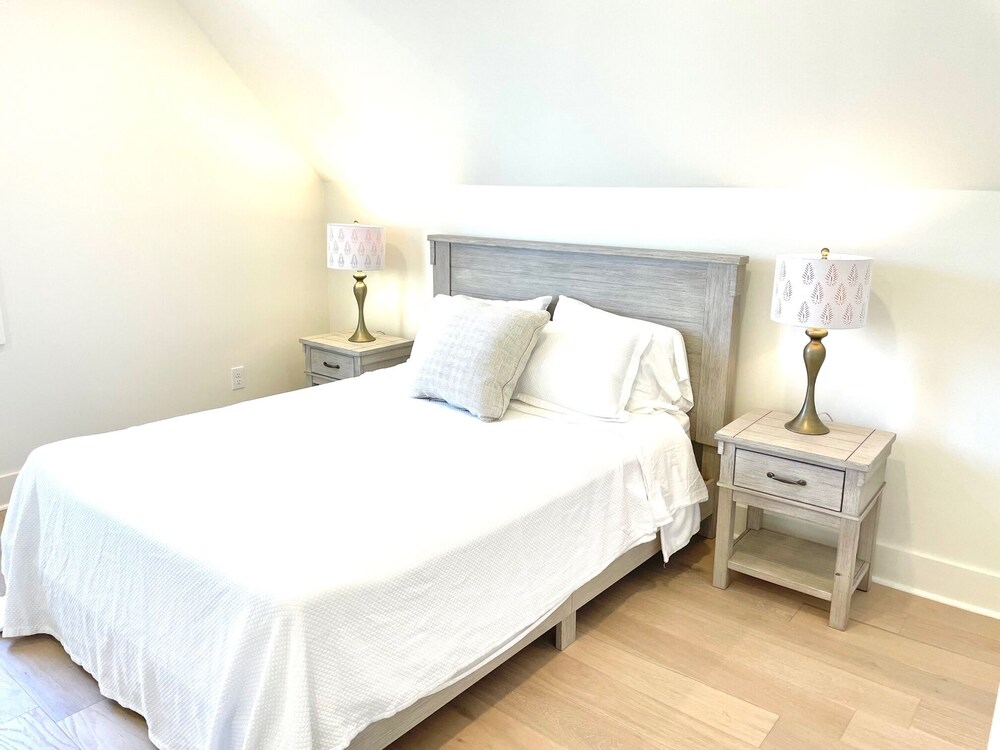 Wonderful Townhome in Oxford close to the Square Oxford Vrbo