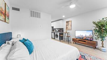 1 bedroom, desk, iron/ironing board, WiFi