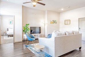 2 bedrooms, desk, iron/ironing board, WiFi