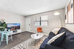 Téléviseur, bureau