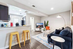 TV, Hulu, streaming services, offices