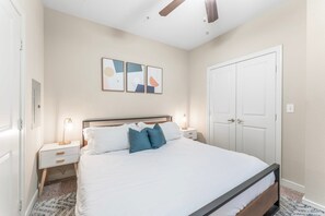 1 chambre, bureau, fer et planche à repasser, Wi-Fi