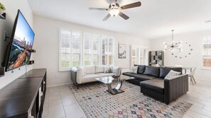 Televisión y oficina 