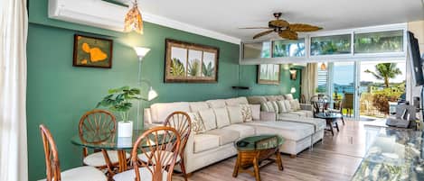 Condo, 2 Bedrooms | Living area