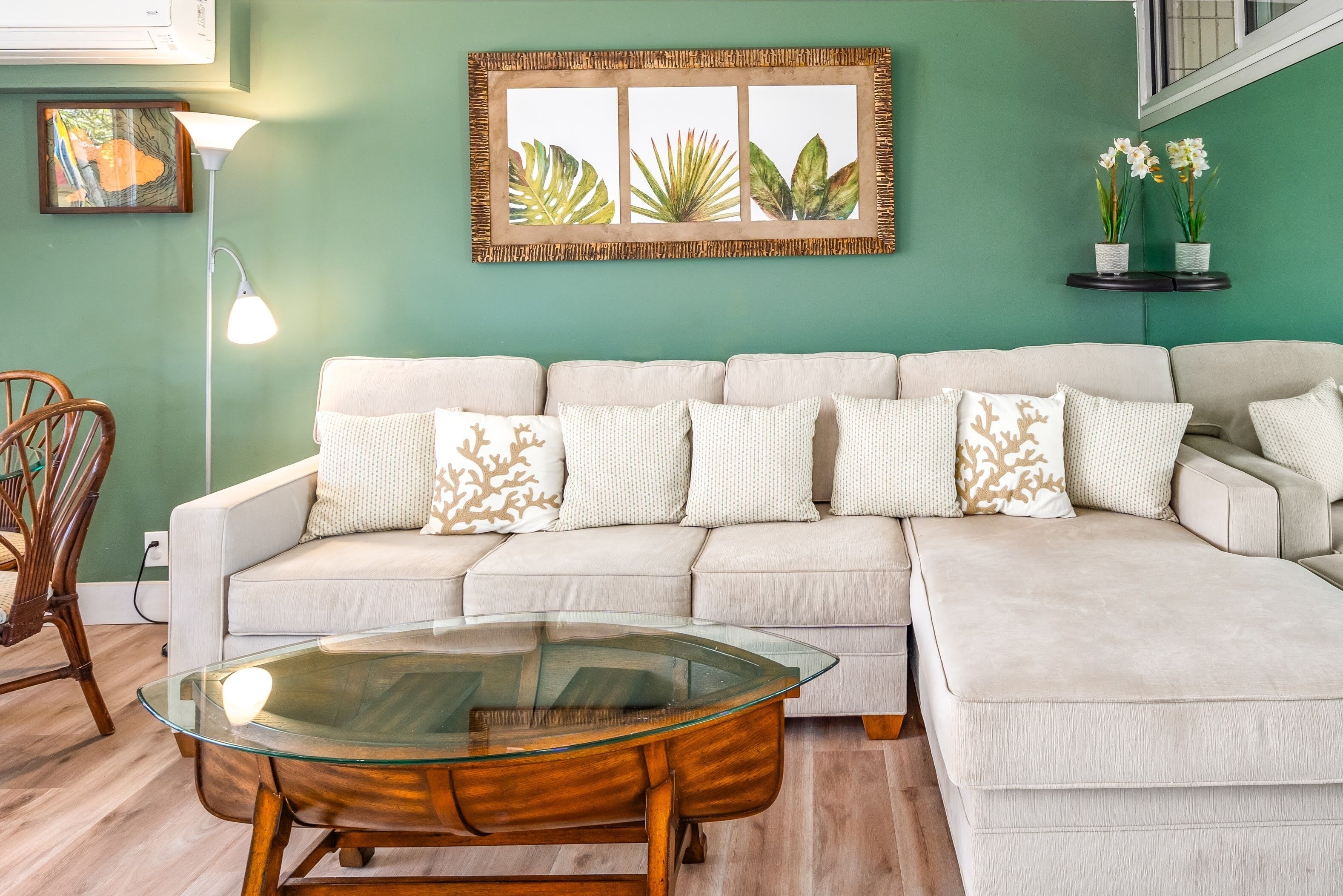 Condo, 2 Bedrooms | Living area