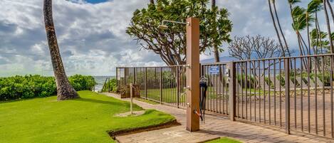 Condo, 2 Bedrooms | Property grounds