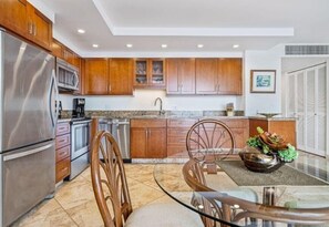 Διαμέρισμα (Condo), 1 Υπνοδωμάτιο | Ιδιωτική κουζίνα | Ψυγείο, φούρνος, βραστήρας για καφέ/τσάι