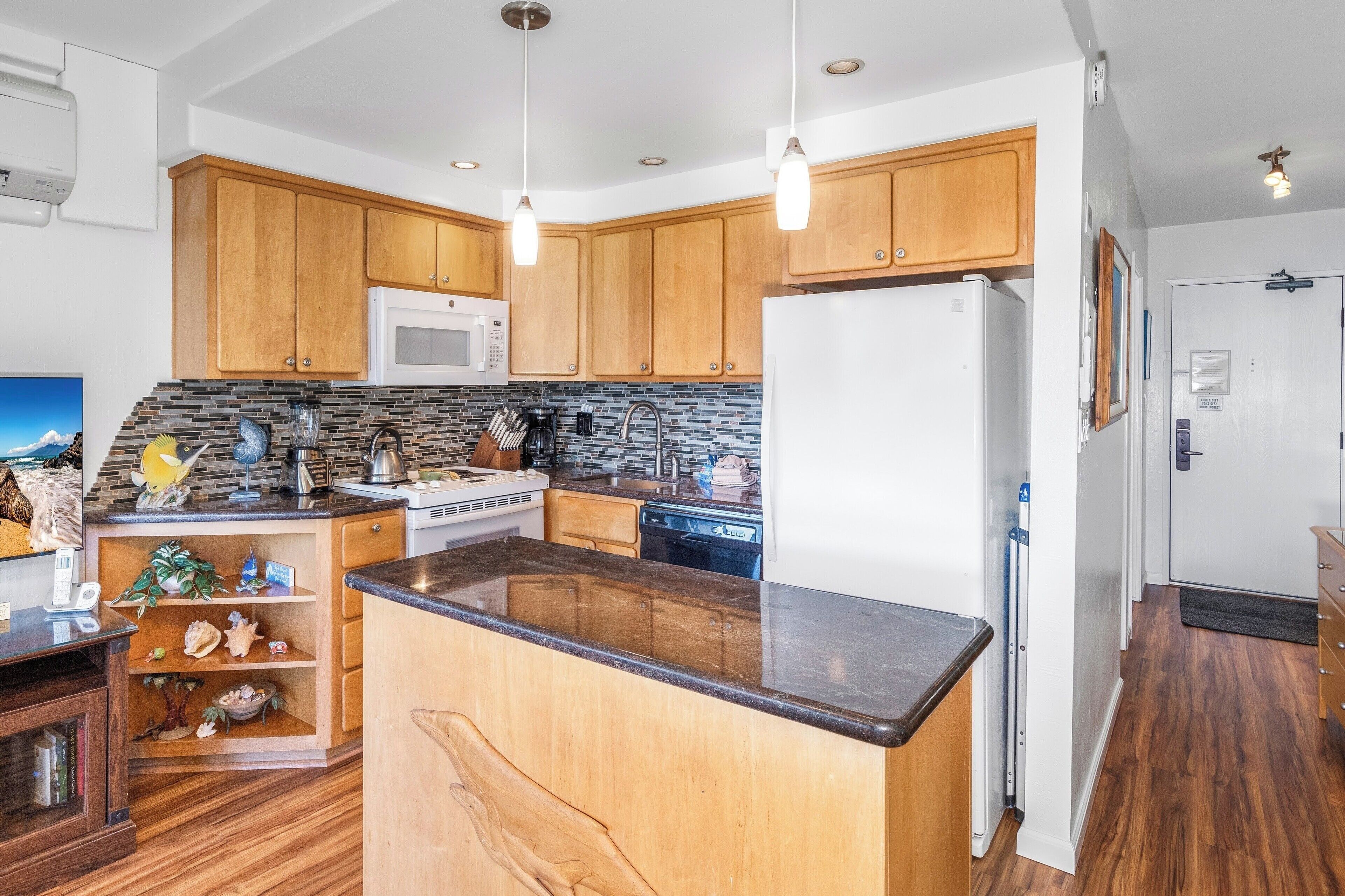 Condo, 1 Bedroom | Private kitchen | Coffee/tea maker, fridge, oven, toaster