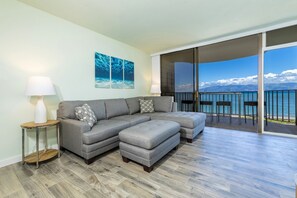 Condo, 1 habitación | Área de sala de estar | Smart TV 