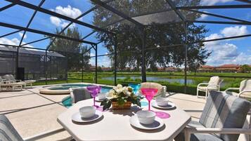 House, 4 Bedrooms | Dining