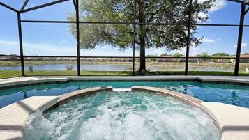 House, 4 Bedrooms | Outdoor spa tub