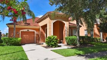 House, 4 Bedrooms | Exterior