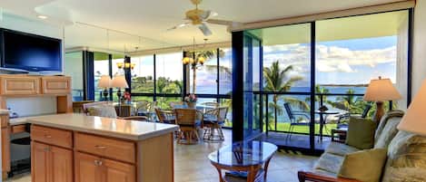Condo, 1 Bedroom | Living area