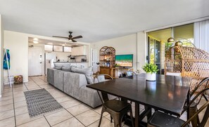 Condo, 2 Bedrooms | Dining