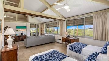 Condo, 2 phòng ngủ | 2 phòng ngủ, bàn ủi/dụng cụ ủi quần áo