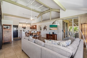 Condo, 2 Bedrooms | Living area