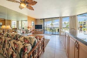 Condo, 2 Bedrooms | Living area
