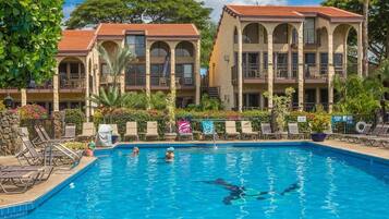 Condo, 3 habitaciones | Alberca