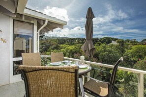 Condo, 2 Bedrooms | Property grounds