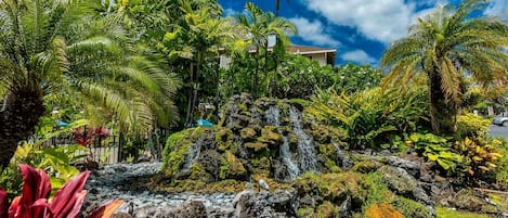 Condo, 2 Bedrooms | Property grounds