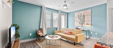 Téléviseur, bureau