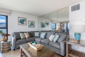 Appart'hôtel, 2 chambres | Coin séjour