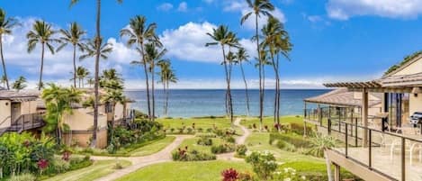 Condo, 2 Bedrooms | Property grounds