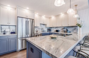 Condo, 1 Bedroom | Private kitchen