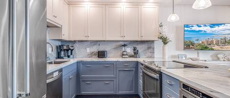 Condo, 1 Bedroom | Private kitchen | Coffee/tea maker, fridge, oven, toaster