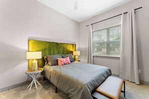 1 bedroom, desk, iron/ironing board, WiFi