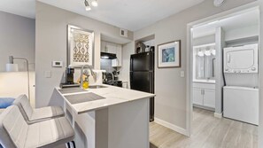 Fridge, microwave, oven, stovetop - Quaint studio close to Downtown and Domain (Austin)