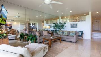Condo, 2 Bedrooms | Interior