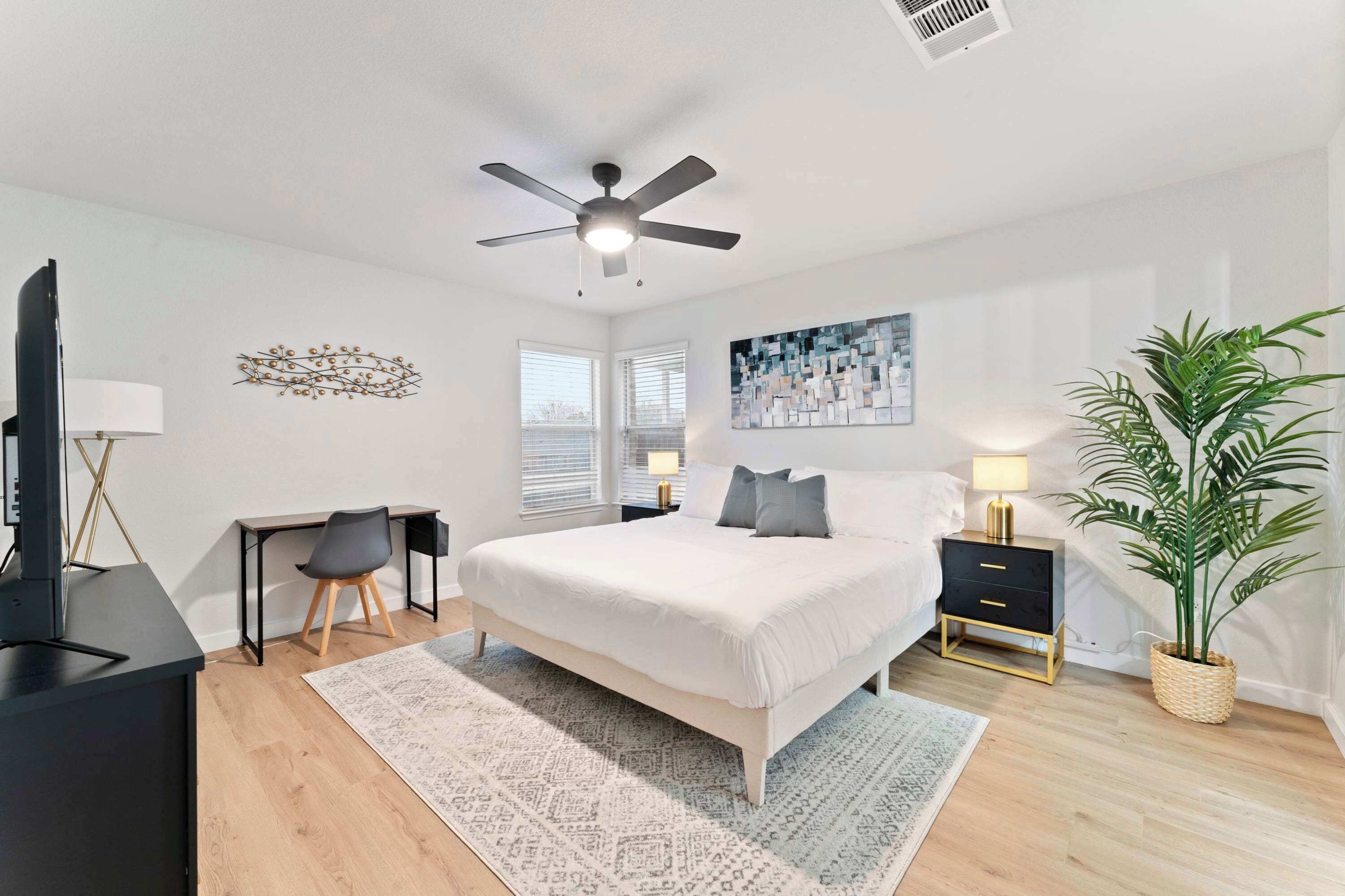 3 habitaciones, camas con efecto memoria y escritorio 