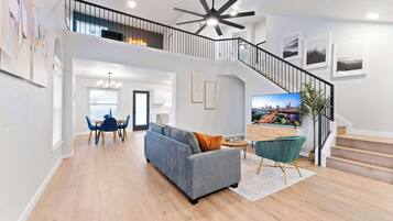 Fernseher, Hulu, Tischfußball, Streaming-Dienste