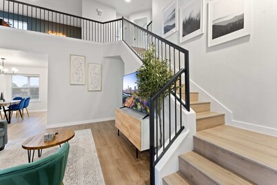 Remote Work Friendly | King Beds | Fast WiFi | 3BR